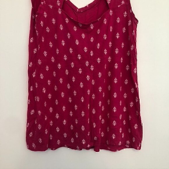 OLD NAVY Bump Skimming Tank Pink White Floral V-Neck Sleeveless MATERNITY Medium - Picture 9 of 9